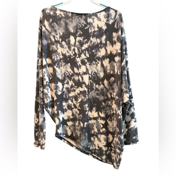 Easel Los Angeles Stars Soft Knit Dolman Sleeve Top Gray Off White Size Medium - Picture 3 of 5